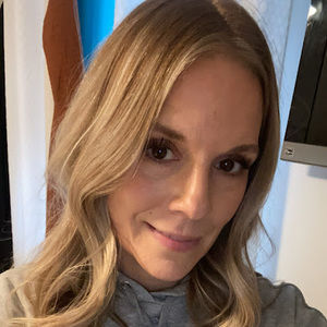 Meet your Posher, Crystal